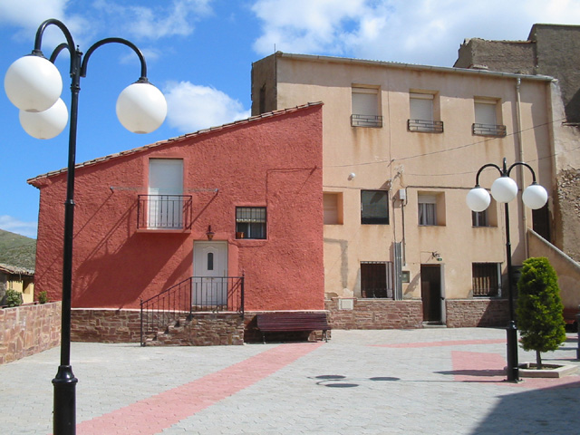 Plaza de la Iglesia - Antiguas Escuelas